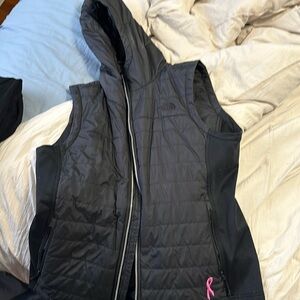 Women’s large the north face black vest